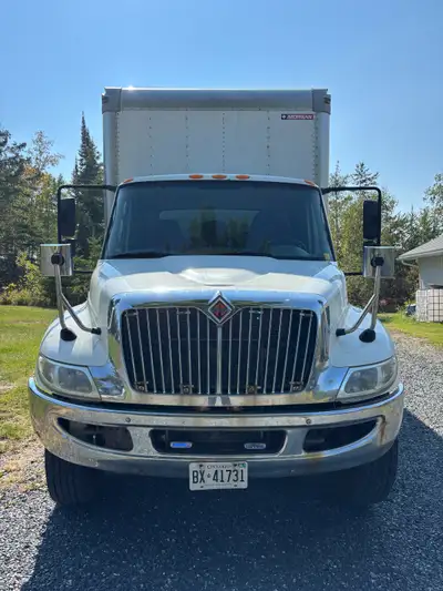 2017 INTERNATIONAL 4300 STRAIGHT TRUCK – 235,840 KMS $54,000.00 + HST INTERNATIONAL 4300 SBA 4X2 24...