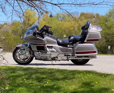 selling my 50th anniversary Canadian edition! 127,000KM. In excellent condition everything works new...
