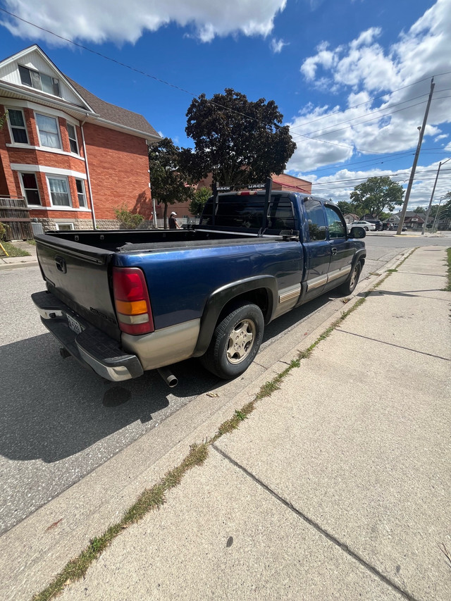  Pick up truck 2002 in Cars & Trucks in Windsor Region