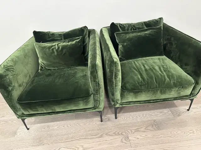 Single sofas in Couches & Futons in Oshawa / Durham Region - Image 2