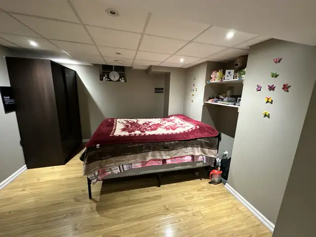 ✨ Queen Size Bed + Mattress – Only $200! ✨64634281535747122