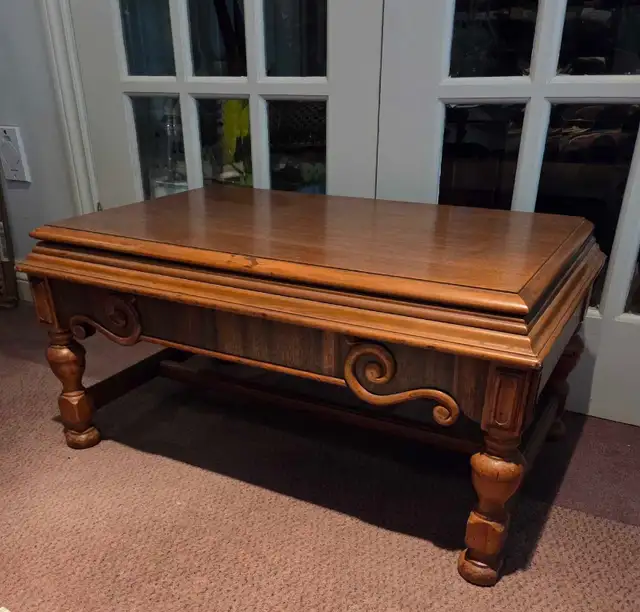 Vintage wooden coffee table by Thomasville in Coffee Tables in City of Toronto - Image 10