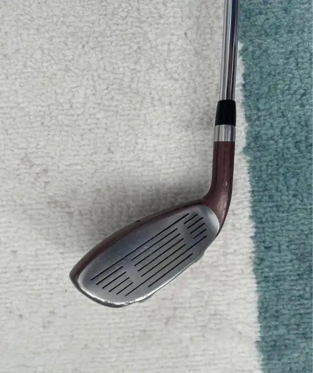 Power Play 18 degree hybrid golf iron right handed Steel shaft in Golf in Oakville / Halton Region - Image 3
