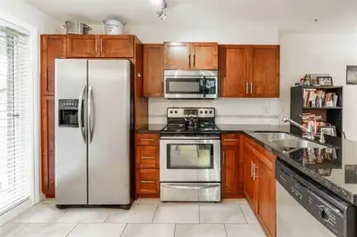 1.5BR | Gym | In-Unit Laundry | BBQ Yard