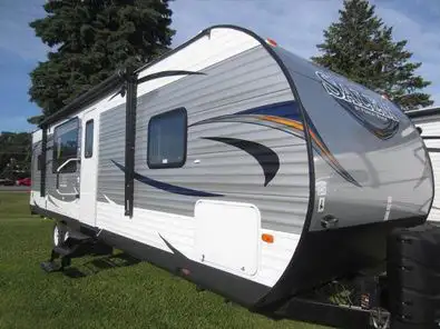 Beautiful couples trailer available for travelling or a Seasonal 2026 site. A must see in person! On...
