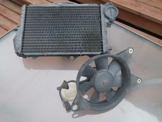 Radiateur pour moto BMW K1100 in Motorcycle Parts & Accessories in Laval / North Shore - Image 2