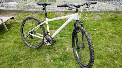 Diadora Lady bike 18 speed Aluminum frame, View more