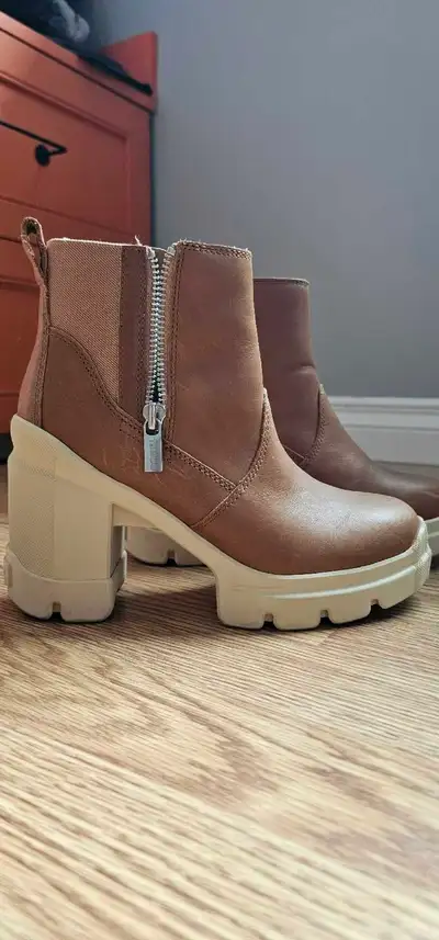 SOREL Women's Ankle Boots - Tan Leather, View more