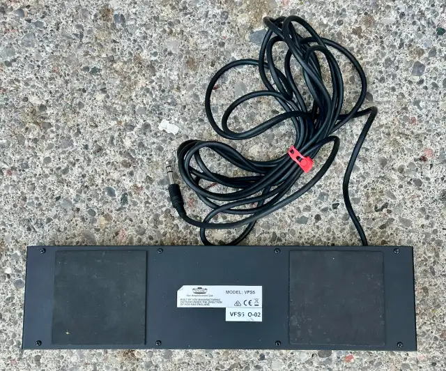 VOX VFS5, Pedal board for Vox VT/VT+ series amps in Amps & Pedals in City of Toronto - Image 5