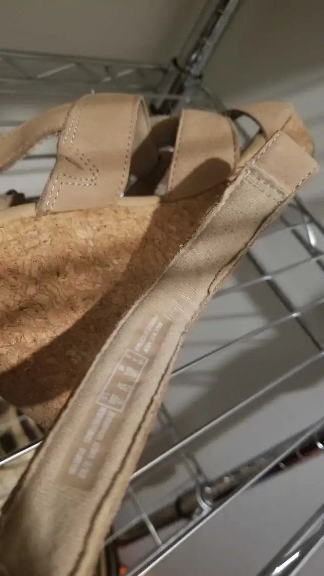 Clark's women sandals in Women's - Shoes in Kawartha Lakes - Image 5