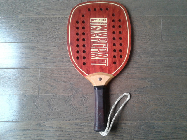 Pickelball paddle and glove in Tennis & Racquet in St. Catharines