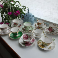 Daintee Ladyee Teapot Sadler and 9 Assorted Tea Cups Antique