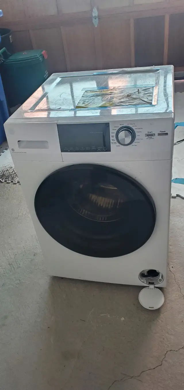 2 in 1 Washer/Dryer For Sale. Barely Used. >2yrs Old  $800 in Washers & Dryers in Markham / York Region - Image 2