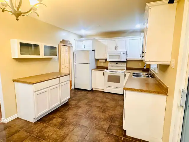 Detached House for Rent in Long Term Rentals in Dartmouth - Image 7