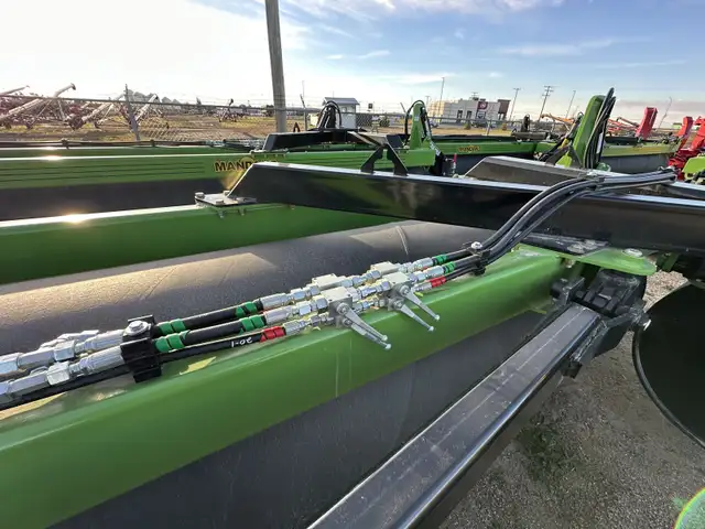 MANDAKO 100’ LAND ROLLER in Farming Equipment in Saskatoon - Image 5