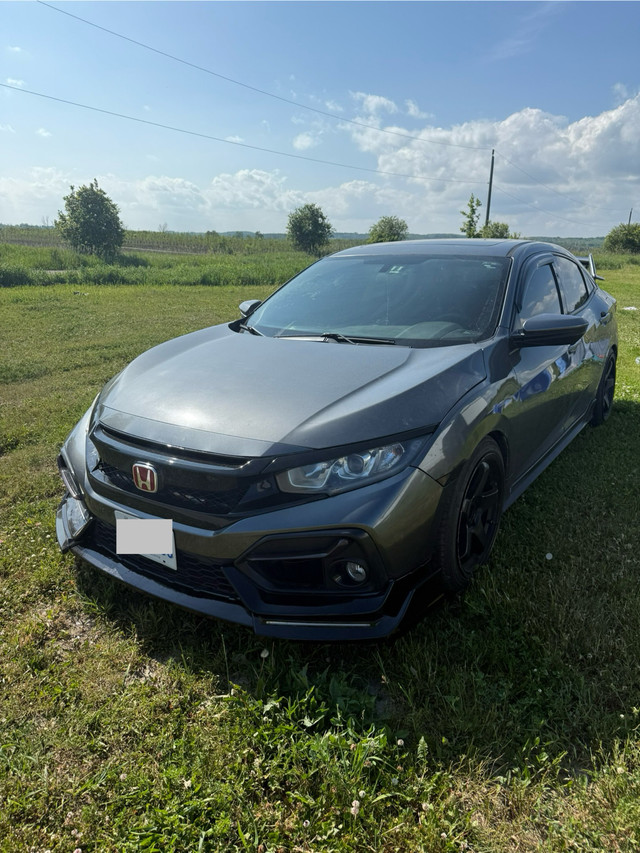 2017 Honda Civic Hachback in Cars & Trucks in Oshawa / Durham Region - Image 4