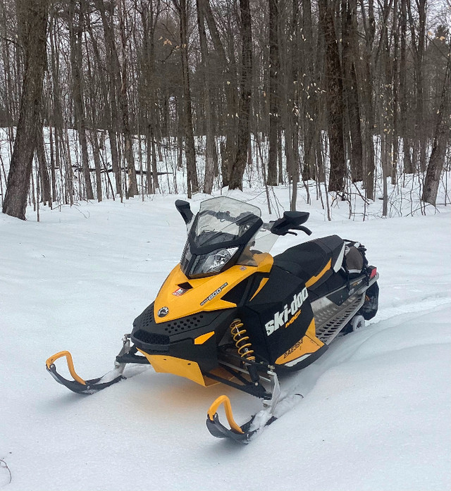 SKIDOO MXZ 600 ACE in Snowmobiles in Barrie - Image 3