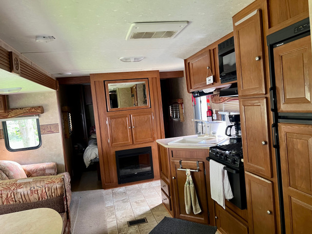 32ft Nomad Skyline Trailer in Travel Trailers & Campers in Ottawa - Image 2