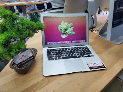Macbook Air 2017, View more