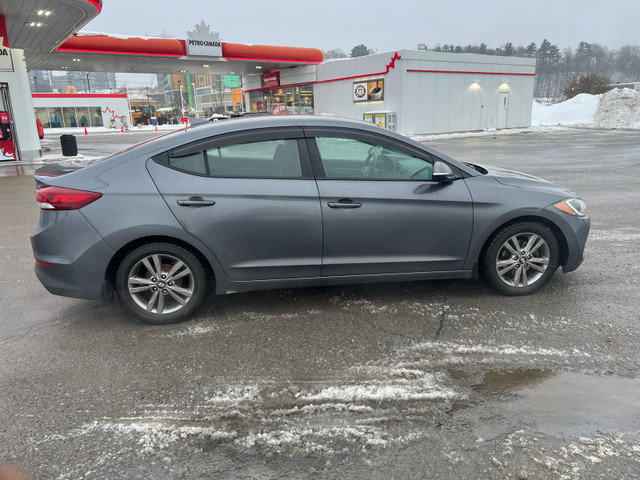 Hyundai Elantra 2017 dans Autos et camions  à Laval/Rive Nord - Image 3