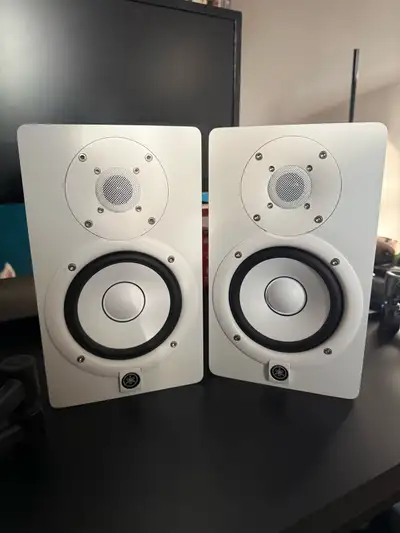 Kept in a clean studio, hasn’t moved since purchased. Comes with two ISO Acoustic stands. Full worki...