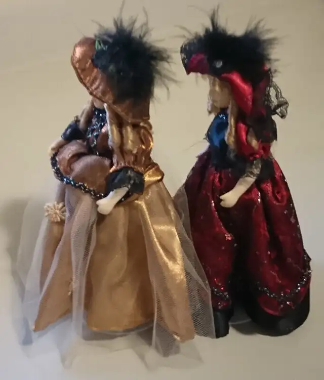 Vintage Porcelain Dolls Natural Looking Hair and on Metal Stands in Arts & Collectibles in Oshawa / Durham Region - Image 6
