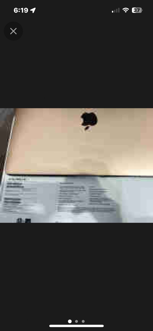 2020 MacBook Air  in Laptops in Kingston - Image 3