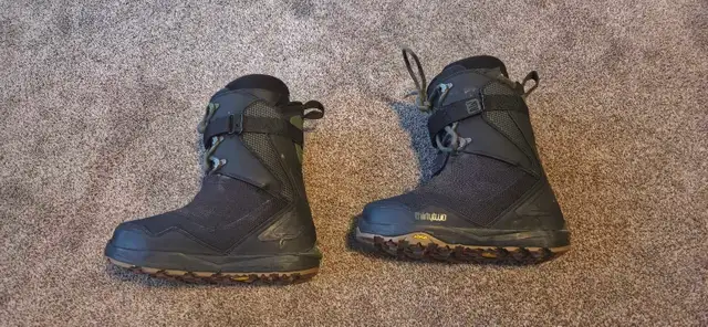 thirthytwo TM-2 Jones Snowboard Boots 8.5 mens in Snowboard in Penticton - Image 5