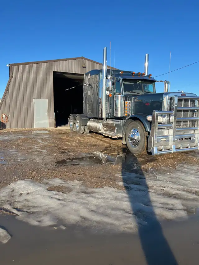389 Peterbilt  in Heavy Trucks in Lethbridge - Image 5