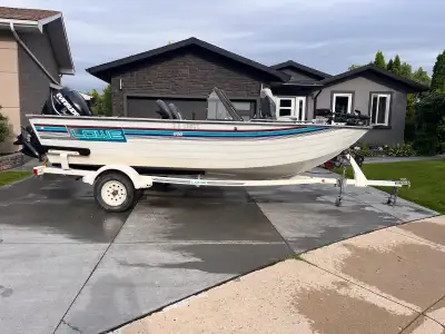 1994 Lowe 17’ with 2010 Evinrude Etec 115 hp. Great fishing boat with Minn kota I-Pilot 24V 70lb tro...