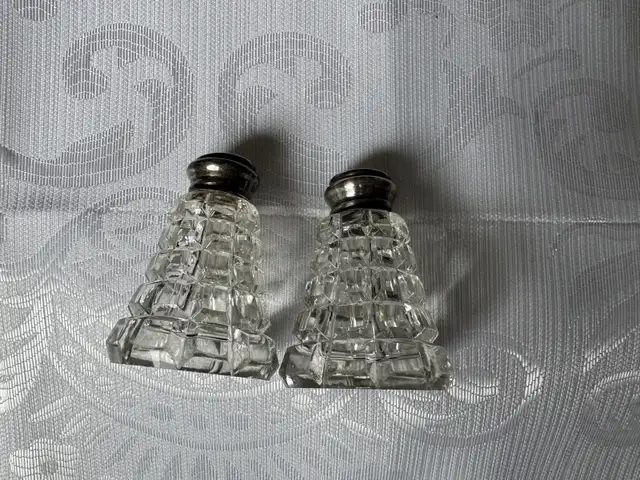 Antique Roden Bros Birks Xmas Tree Crystal Sterling Silver Salt in Arts & Collectibles in Markham / York Region - Image 2