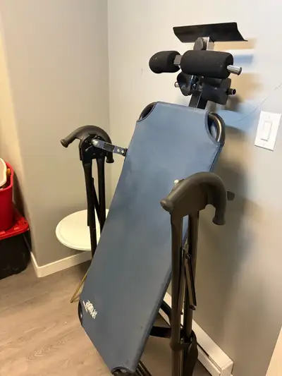 Like new inversion table