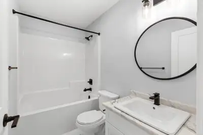 Furnished private bedroom in Whistlebend - For one tenant - Bathroom shared with one roommate - Shar...