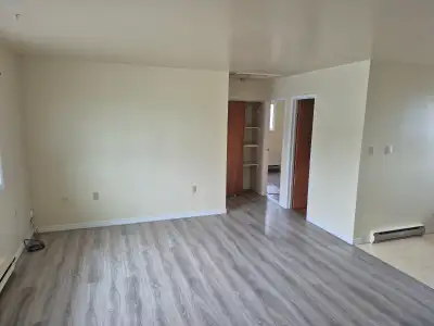 Upper 2 bedroom apt