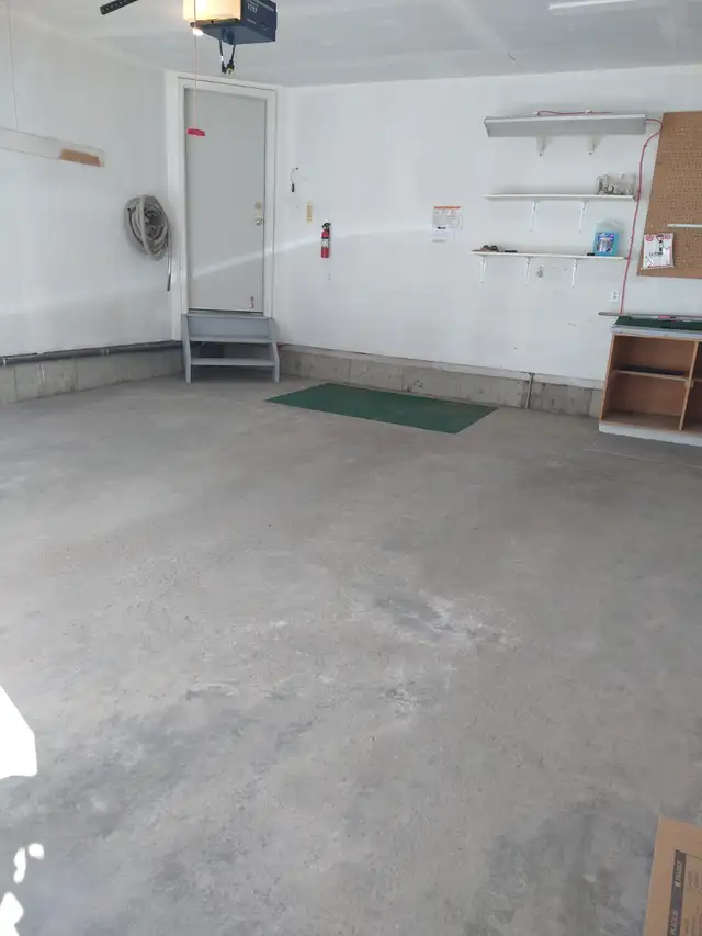 DOUBLE CAR GARAGE FOR RENT IN SUNDANCE62863775880449121