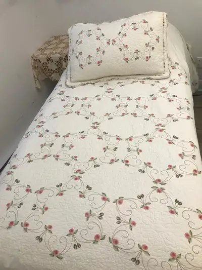 Deux lits simples identiques ✨, View more