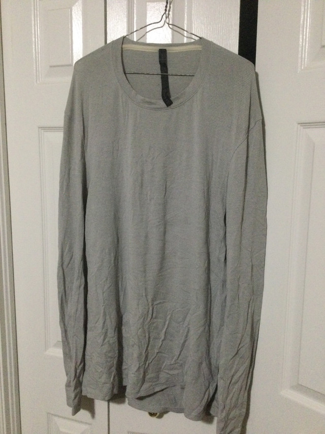 Lulu lemon T shirts in Men's in Chatham-Kent - Image 2