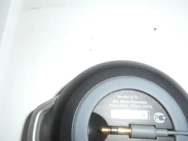 JBL Micro Wireless Portable Bluetooth Speaker Black w/ Cable, NE in Speakers in Dartmouth - Image 8