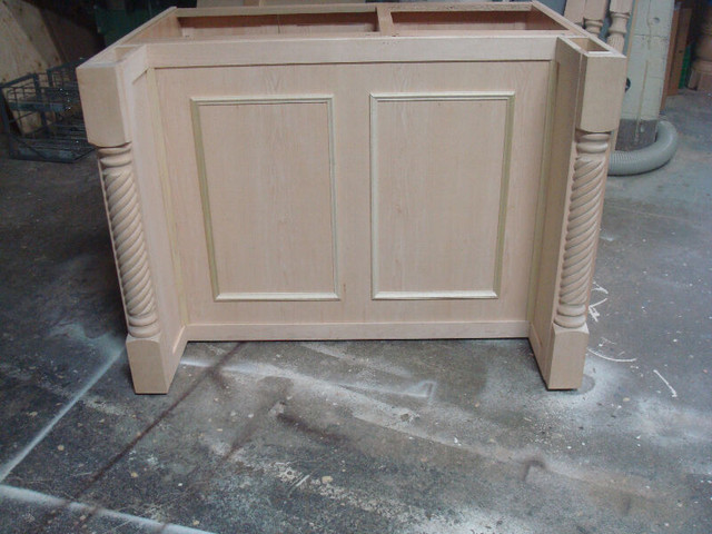 Brand new Kitchen Island with solid maple raised doors in Kitchen & Dining Wares in Markham / York Region - Image 4