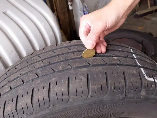 Four 15in 195/65R15 91H M+S tires on VW rims from a Rabbit in Tires & Rims in Dartmouth - Image 9