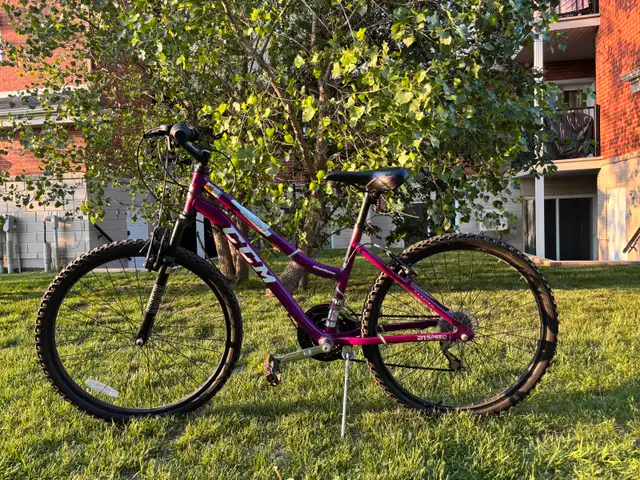 Vélos à vendre Très bon état Louis Garneau et CCM in Cruiser, Commuter & Hybrid in City of Montréal - Image 4