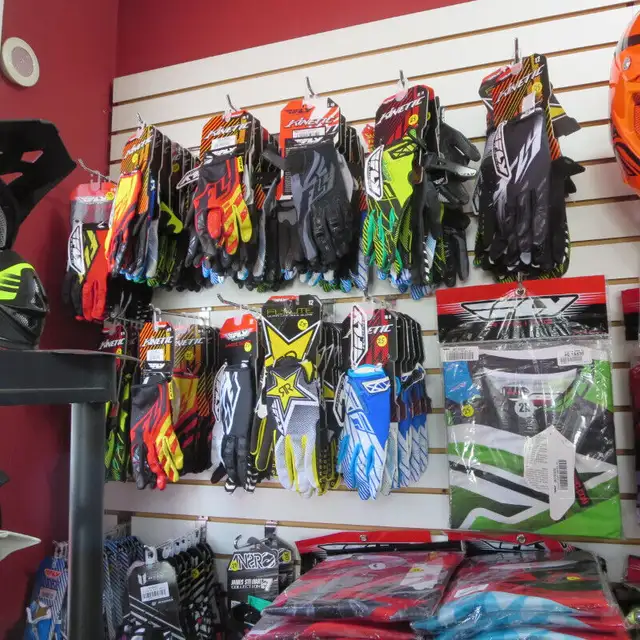 Leather Motorcycle Gloves Assorted Styles - RE-GEAR Oshawa in Men's in Oshawa / Durham Region - Image 6