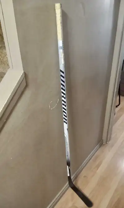 LH Oilers Ryan Jones Autographed Warrior Covert Stick, View more