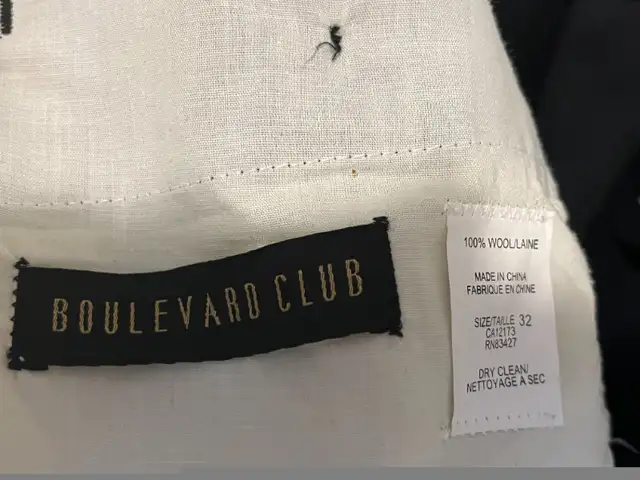 BOULEVARD CLUB Mens 32 Navy Blue Pure Fine Wool Dress PANTS in Men's in Calgary - Image 3