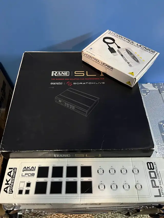 CDj’s Stanton With Vestax mixer with flight/road cases in Performance & DJ Equipment in City of Toronto - Image 11