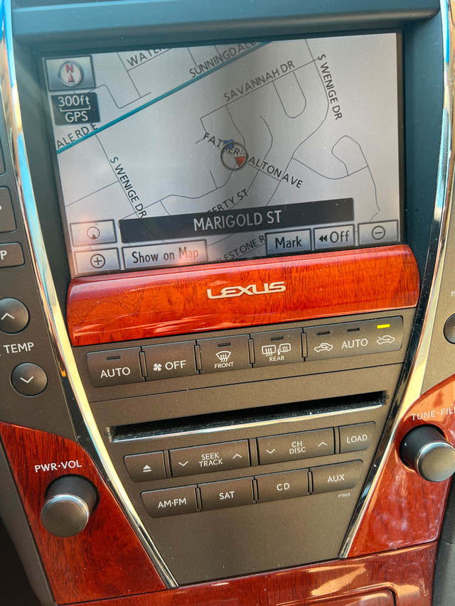 2011 Lexus ES350 Fully Loaded For Sale in Cars & Trucks in London - Image 3
