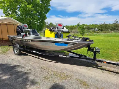 2016 Tracker Pro170 with 40hp mercury. Minn kota trolling motor. Garmin fish finder. Ratchet down bo...