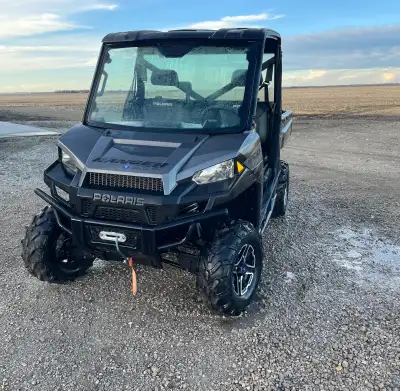 2018 xp 900 Only 2550 miles. Has front and rear glass. As well as half windshield. Power steering 60...