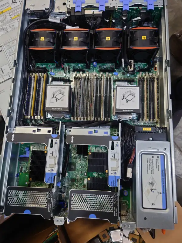 IBM SAN Controller 2145-DH8 2x E5-2650v2 No Ram535727053682790404
