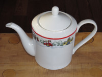 Christmas Teapot Royal Heritage Holiday Joy